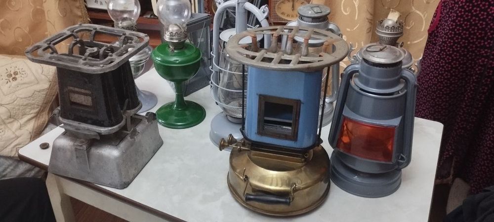 Керосиновые лампы и керогазки