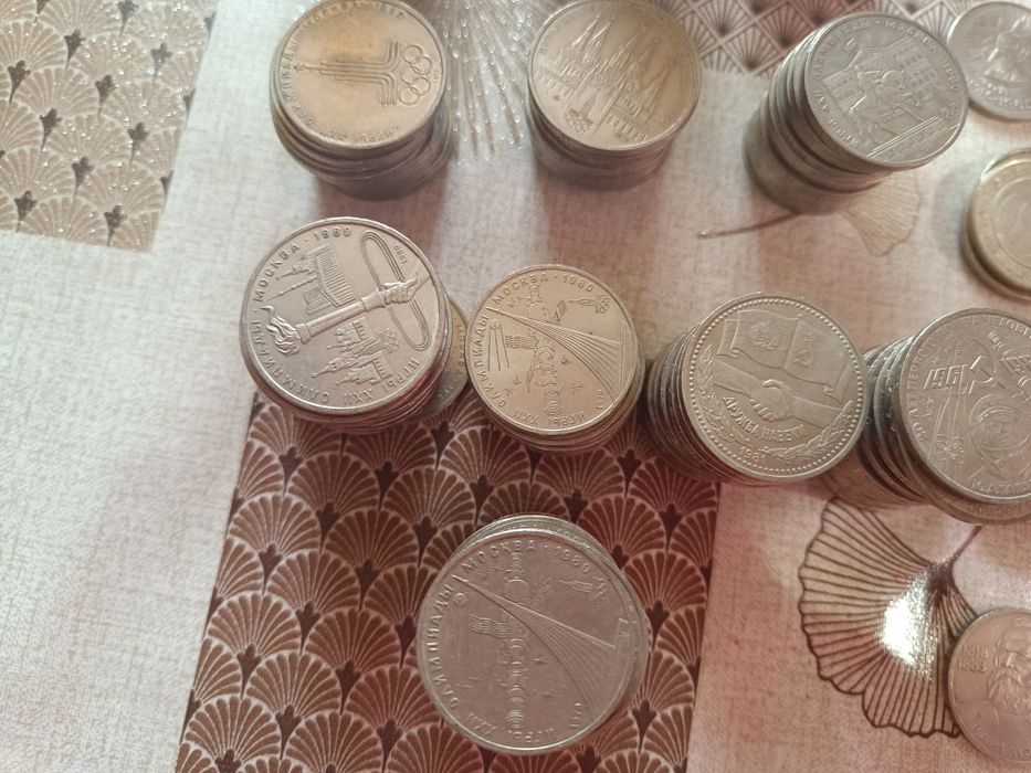 Продам российские рубли монеты