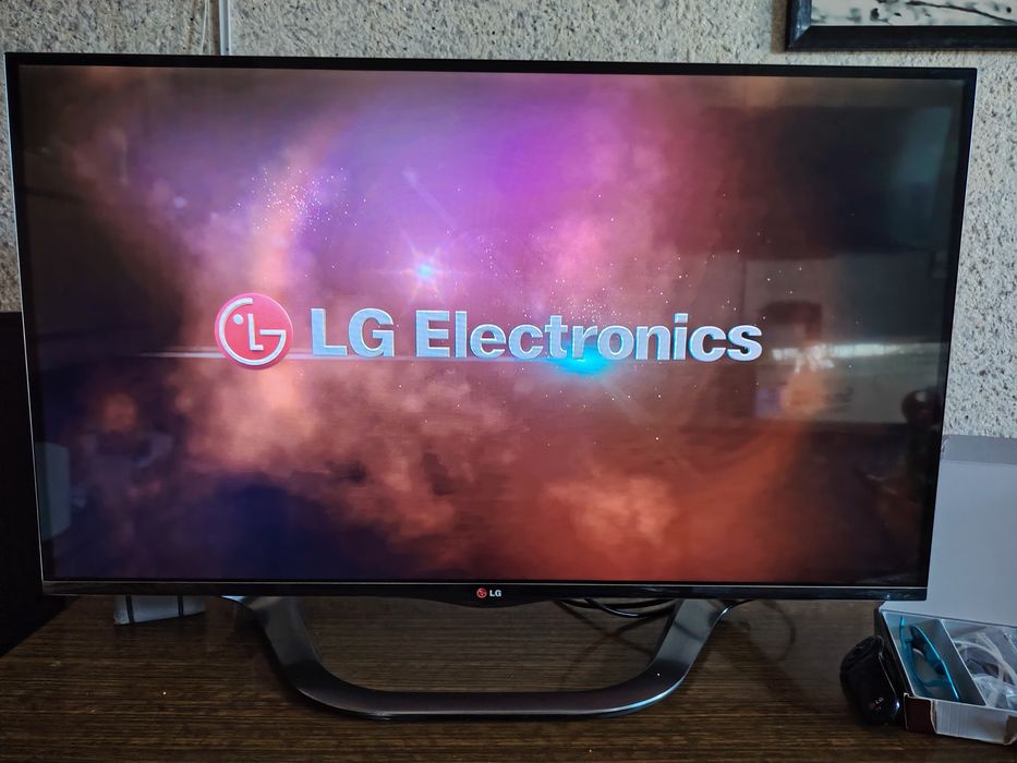 Smart Телевизор LG 42LA690v
