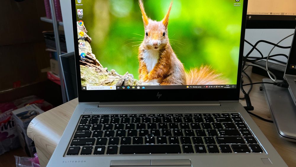 Продавам HP EliteBook 745 G5