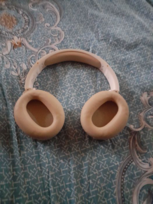 Пролам наушгики EDIFIER w820nb в хорошем состояние идеальные