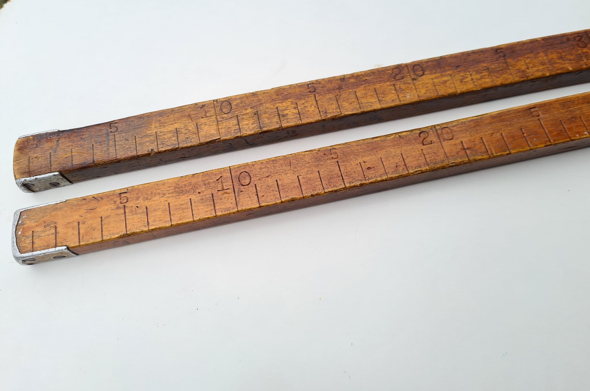 Destiny Correspondence Sober Metru romanesc din lemn, vechi, de croitorie Urlati • OLX.ro