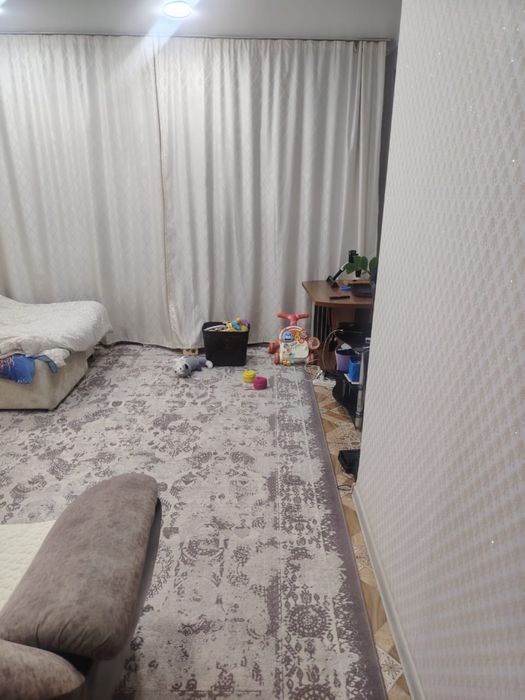 Продам трехкомнатную квартиру