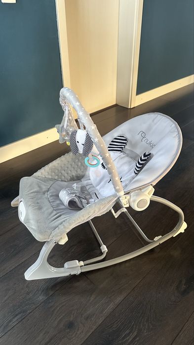 Scaun bebe cu vibratii / Balansoar