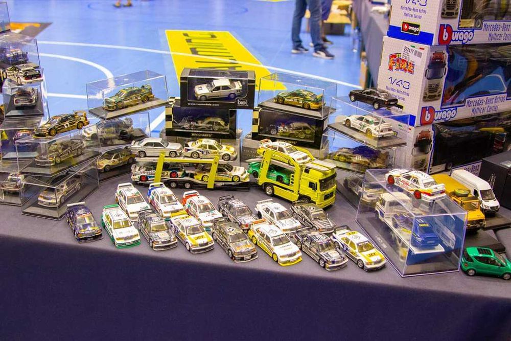 Колекция модели Мерцедес 1:43.