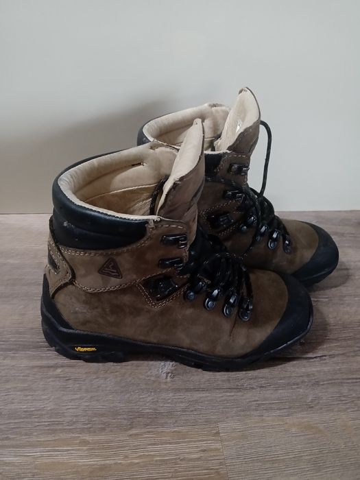 Туристически обувки.     Human Nature Термо