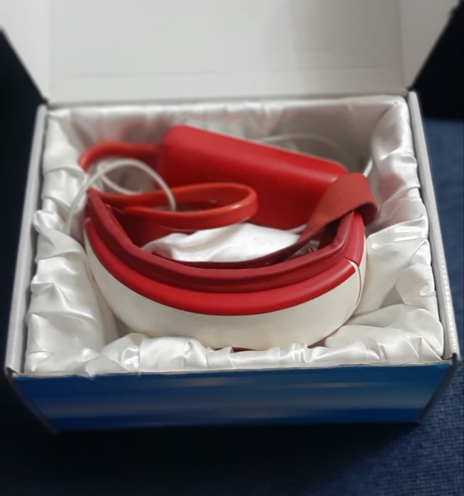 Продаётся массажёр для глаз.