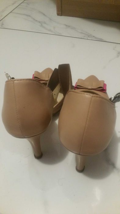 Pantofi din piele naturala bej