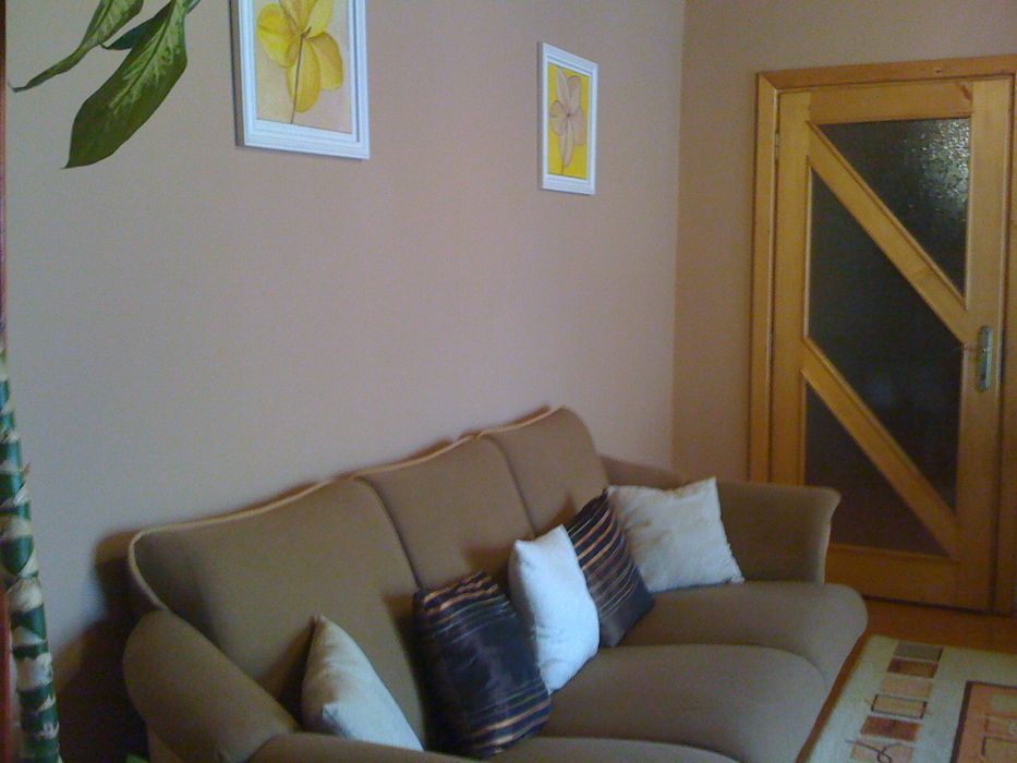 Pers. Fizica Vând apartament cu 3 camere Cetate locatie excelenta.