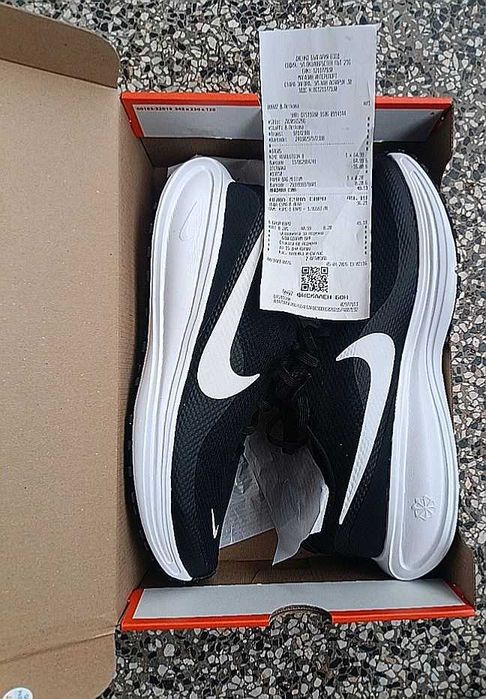 Маратонки Nike Revolution 8 номер 45.5