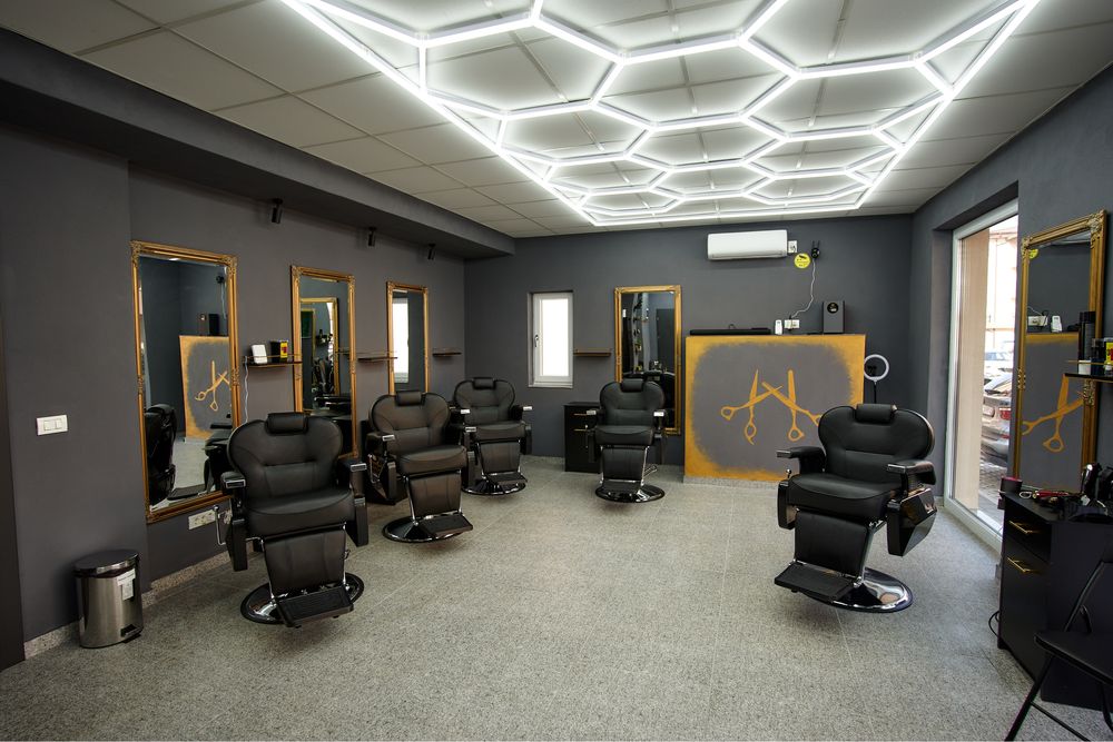 Inchiriez post frizerie/procent!