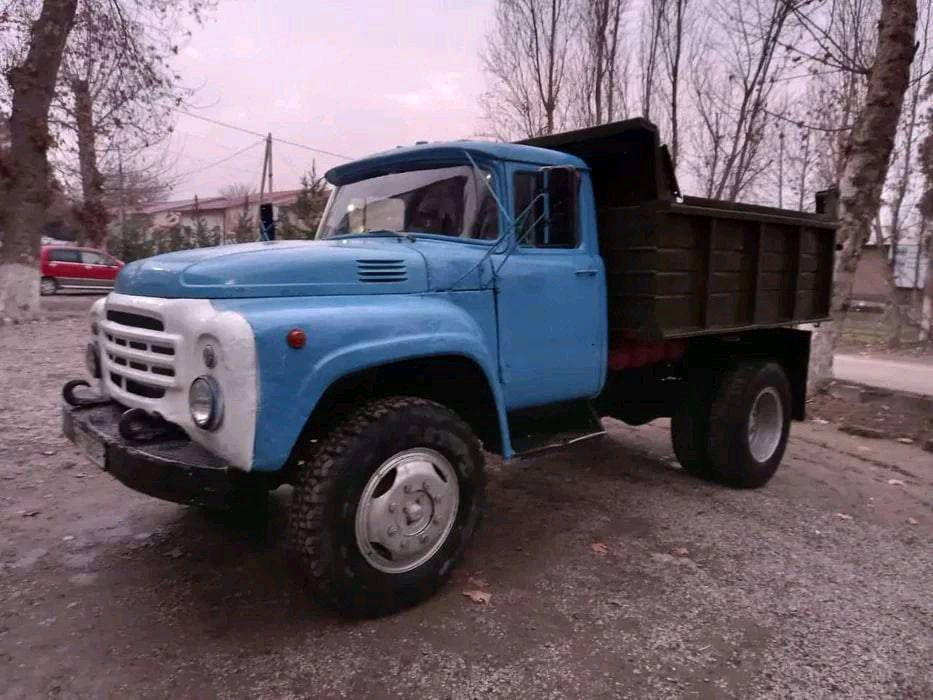 Вывоз строй мусора.мебели.хлама и прочее.Грузчики.