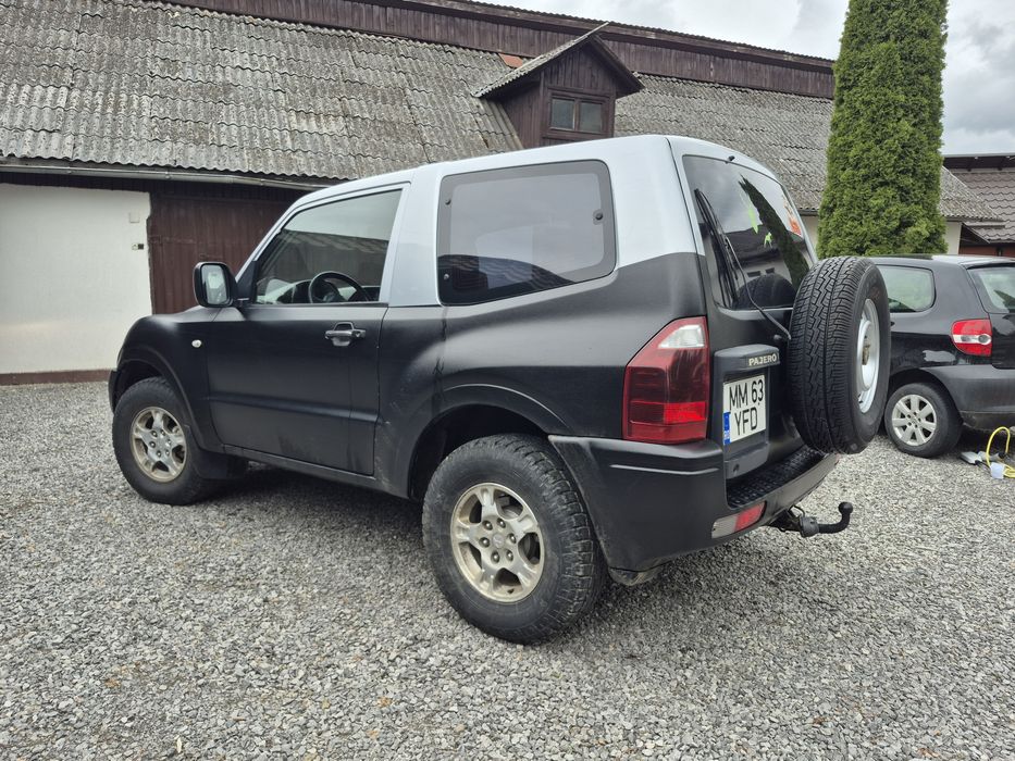 Vand Mitsubishi pajero 3.2 ( înmatriculat autoutilitară)