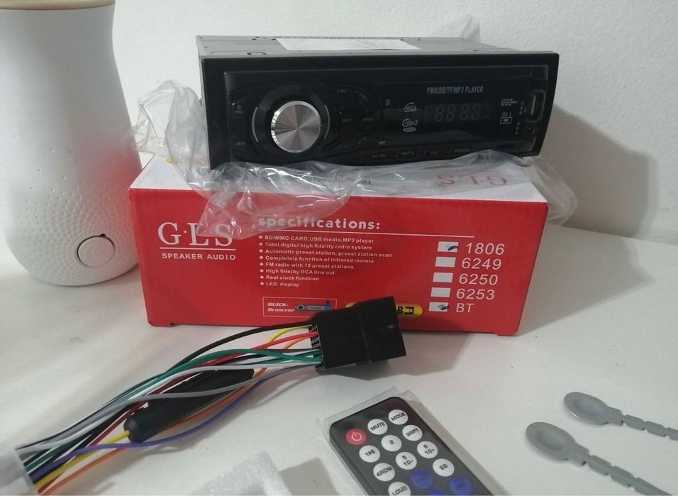 Casetofon Auto cu Bluetooth MP3 Player Stik Aux Radio Card Telecomanda