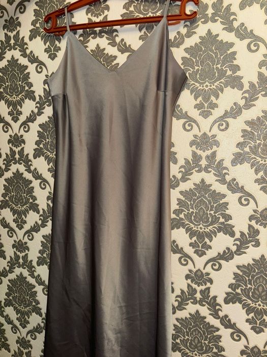 Продаю вечерние платья