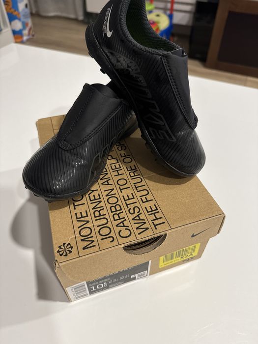 Vand ghete de fotbal  Nike pentru copii