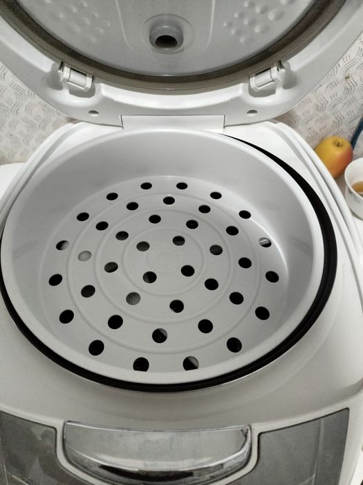 Мультиварка  REDMOND