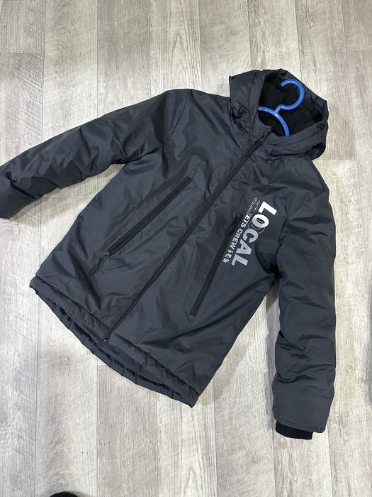 Продам куртку на мальчика цена 7000