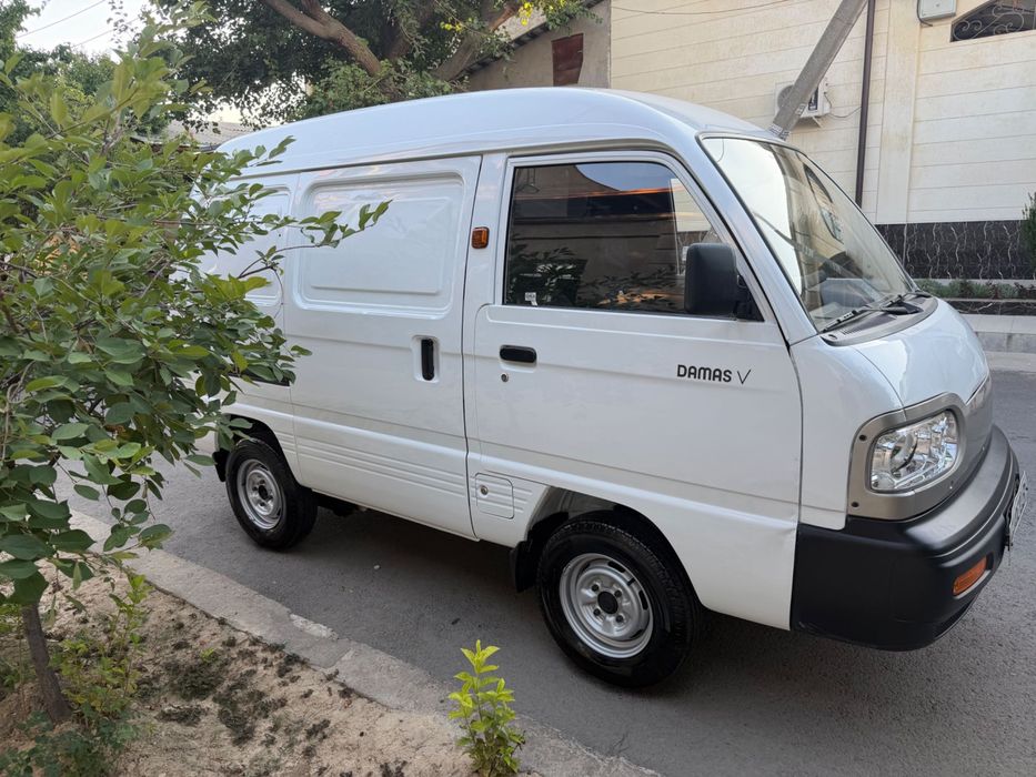 DamasVanarenda7500$