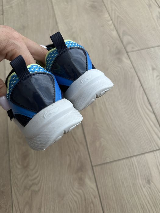 Кроссовки на мальчика