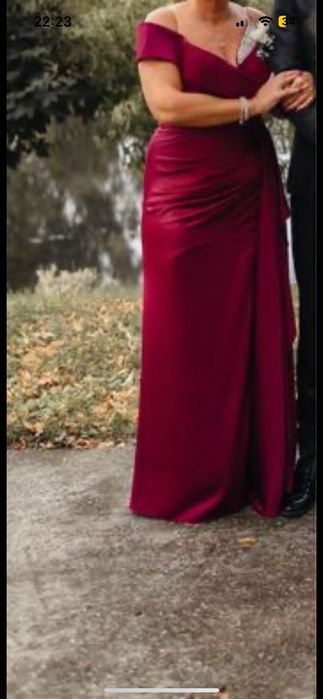 Vând rochie elegantă