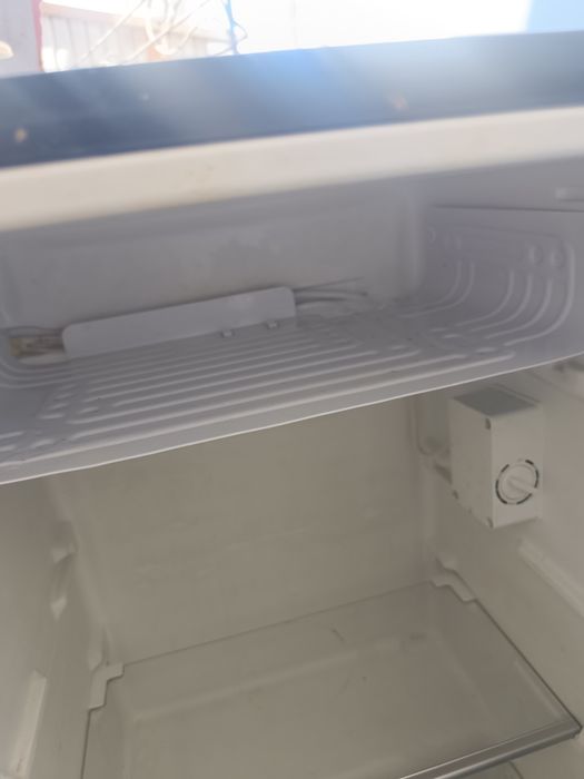 Продаю маленький холодильник