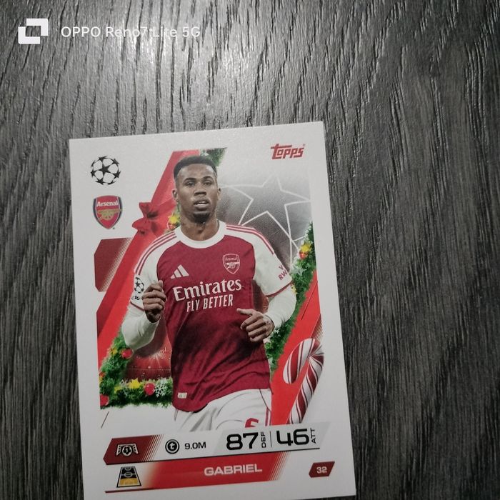 Vând cartonașe Topps Match Attax