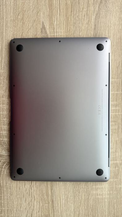 Apple Macbook Air 13 Retina, i5 1,1Ghz, 8GB RAM, 500Gbytes+Magic mouse