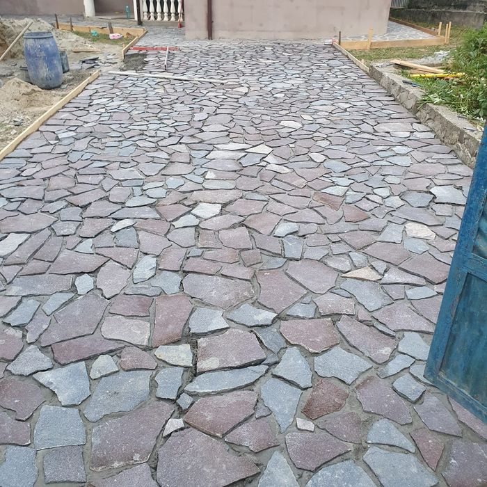 Piatră naturala de munte. Piatra cubica