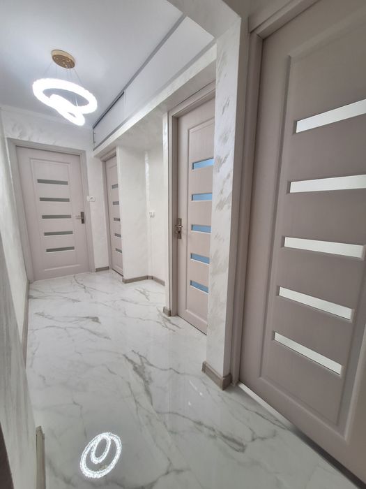 VÂND SAU SCHIMB - APARTAMENT LUX 3 CAMERE - 52 MP - ETAJ 2 - TOTUL ESTE NOU - Tomis Nord - Mutare Imediată - Gaze