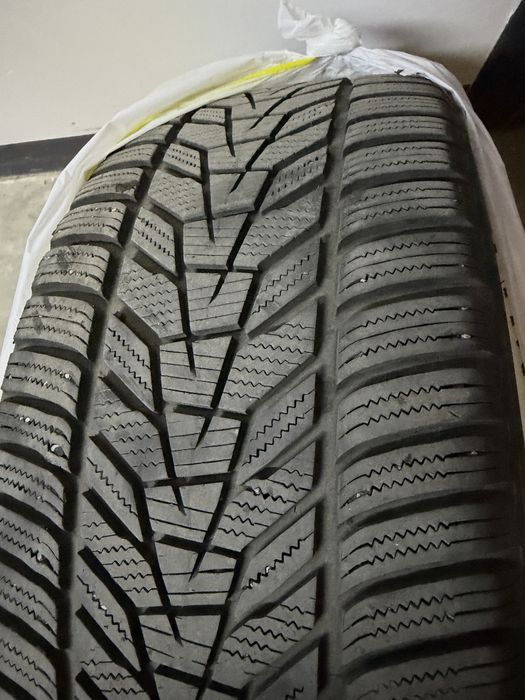 Зимние шины Hankook 265/45 R21