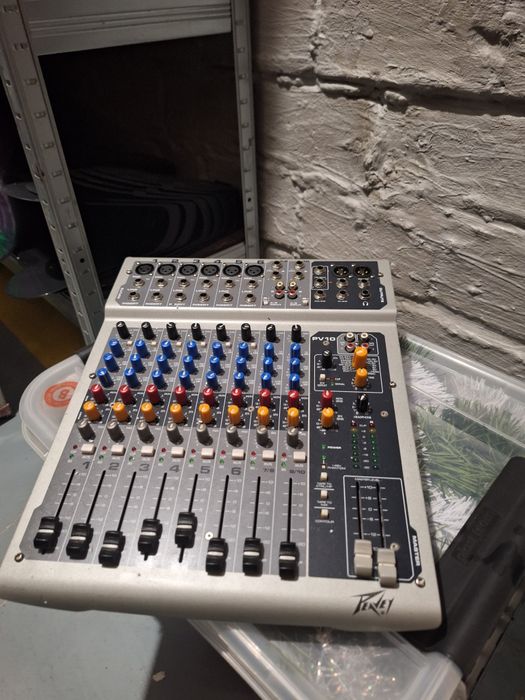 Mixer Peavey PV10