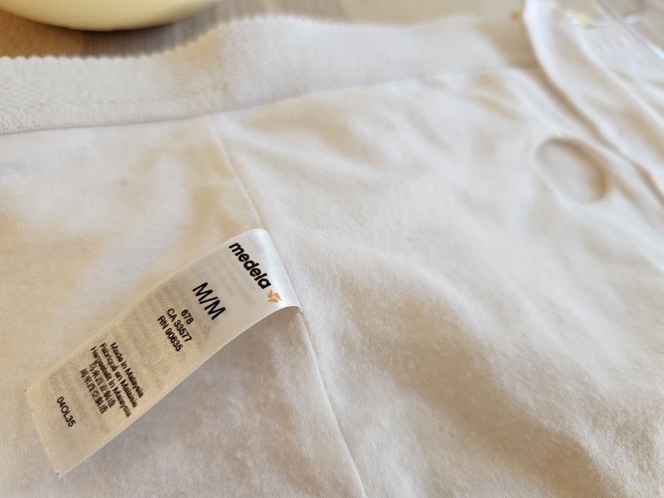 Двойна помпа за кърма Medela Swing Maxi + биберон Calma + подарък