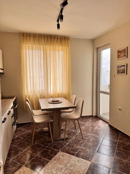 Четиристаен апартамент под Наем в кв. Победа, гр. Варна