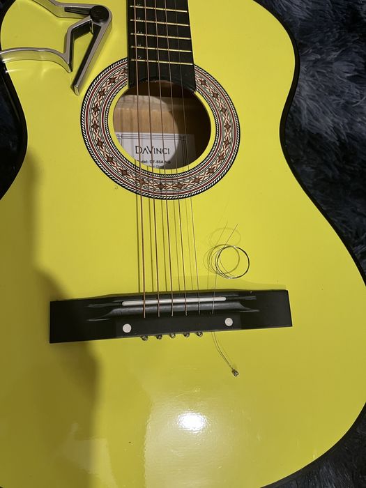 Продаю яркую Гитару