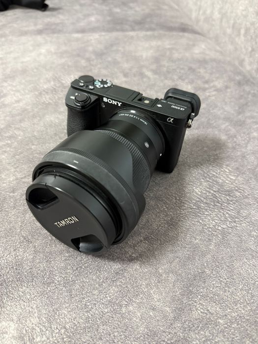 Vand sony a6500  plus obiectiv