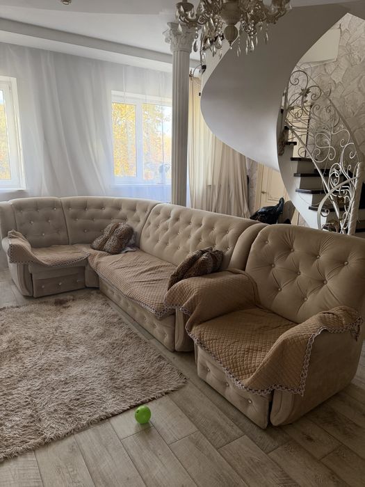 Продам  угловой диван и кресло