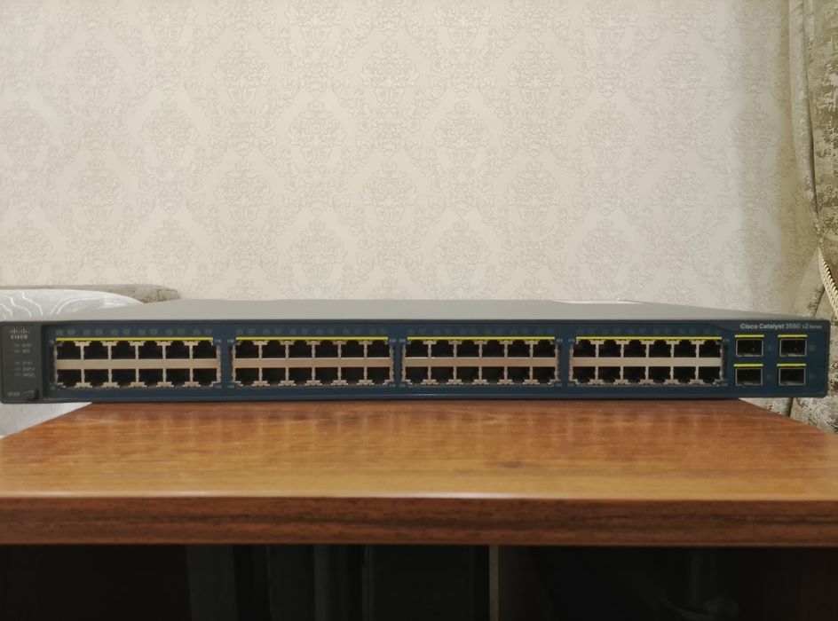 Коммутатор Cisco Catalyst 3560 v2  48 портов, L3,
