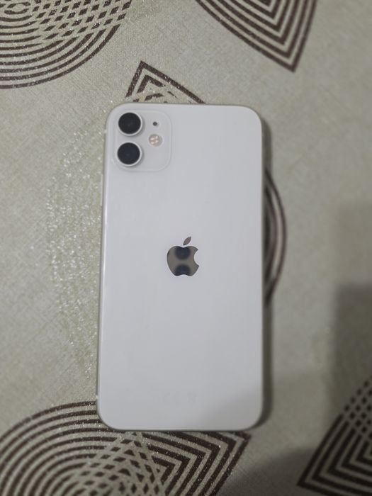 iPhone 11 - 64gb.