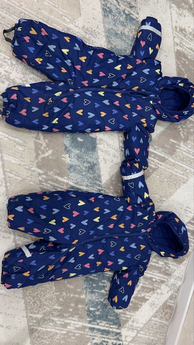 Продается зимние комбинезоны