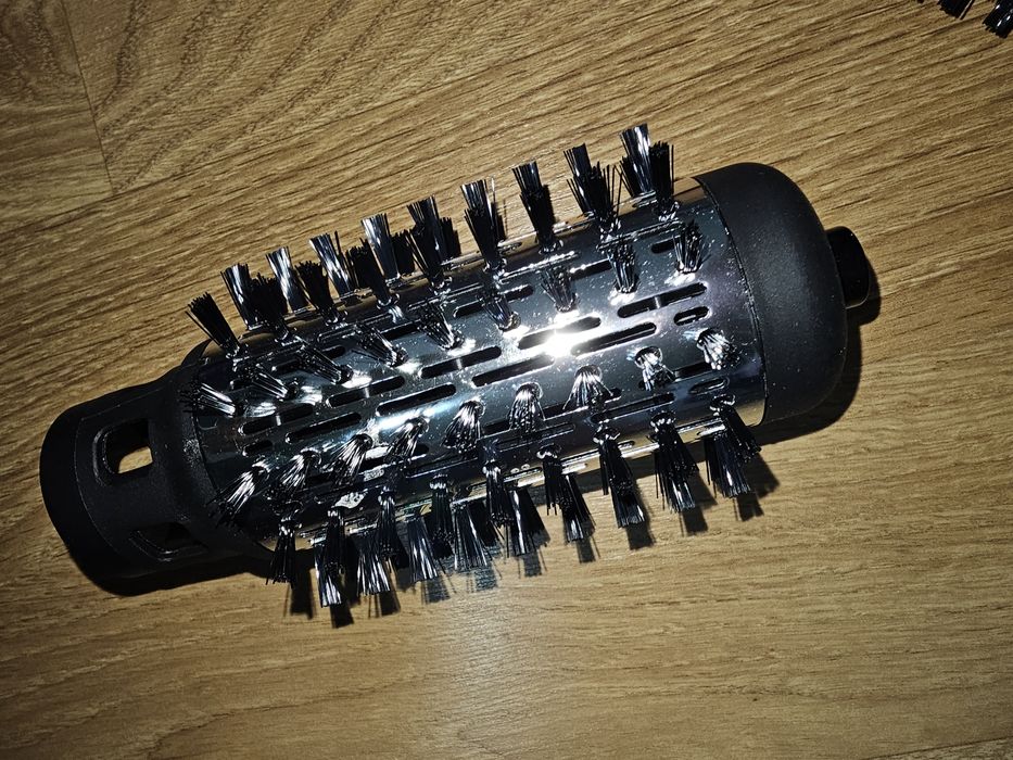 Perie rotativă cu 2 capete