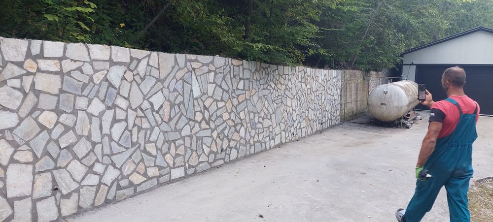 Vând piatra și montez