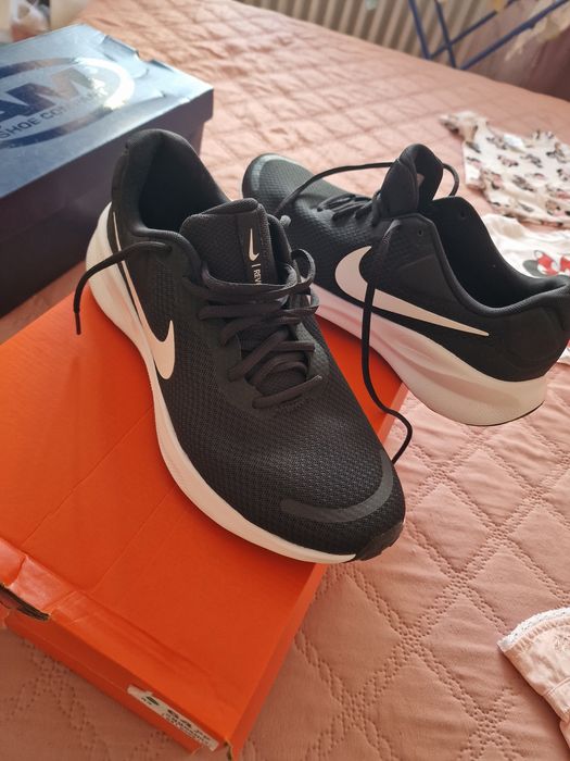 Adidași Nike marimea 43