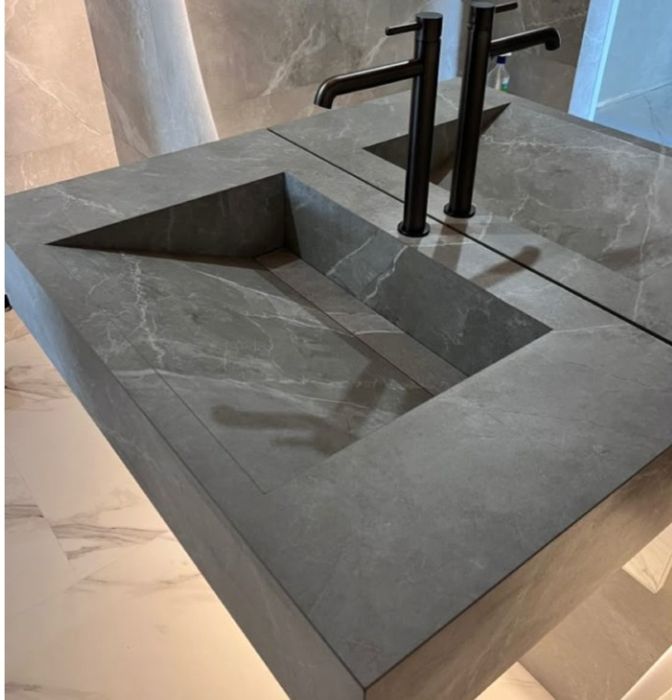 Раковины из керамогранита. Подоконники лестницы.