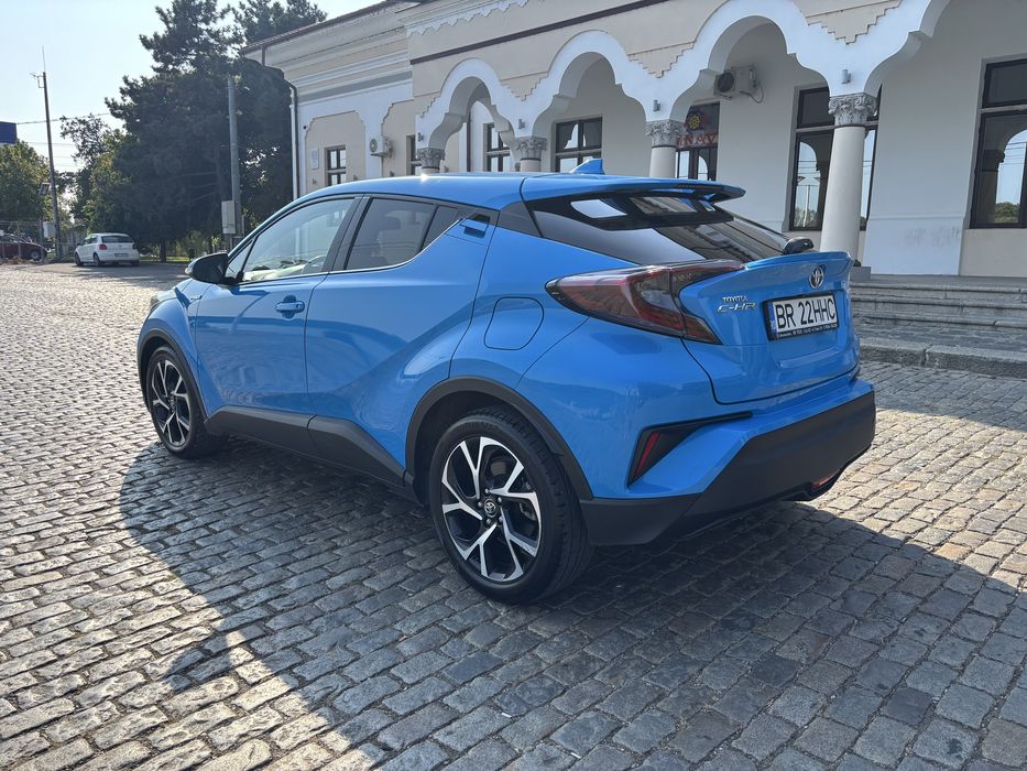 13600€+TVA Toyota C-HR 1.8 Hybrid 118618km Garantie extinsa Toyota pana la 200.000km unic proprietar.