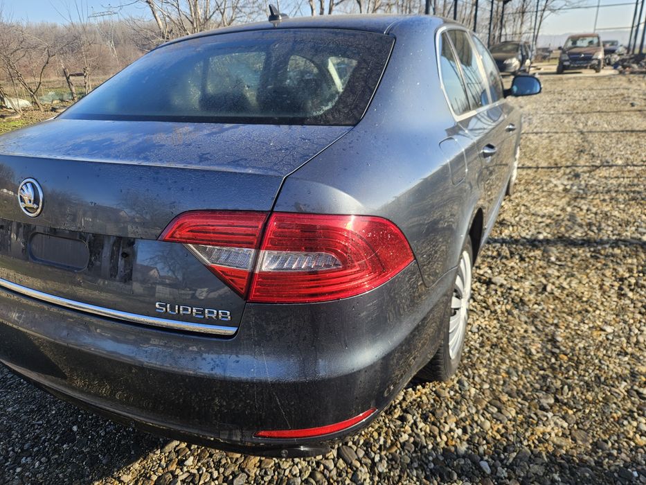 Tripla led dreapta de pe haion Skoda superb 2 facelift an 2014