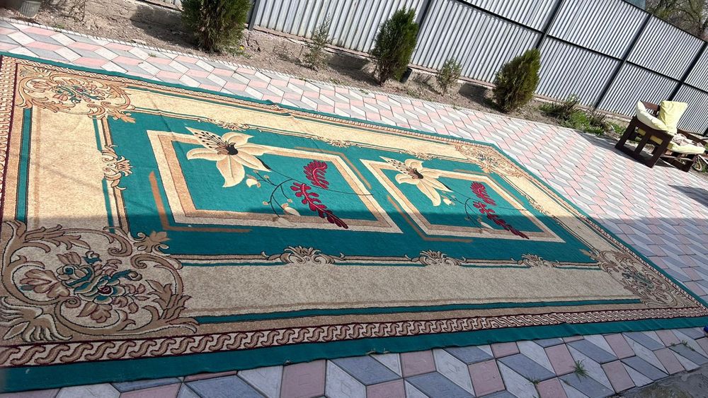 Продам палас в хорошем состоянии