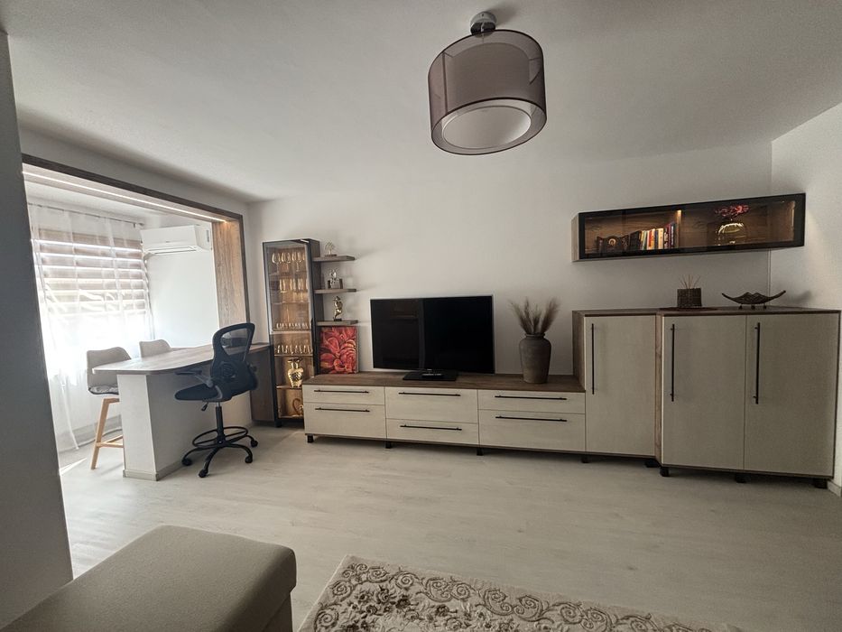 Garsoniera de inchiriat in zona Astra
