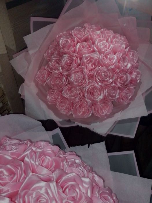 Атласный Букет роз, бабочки