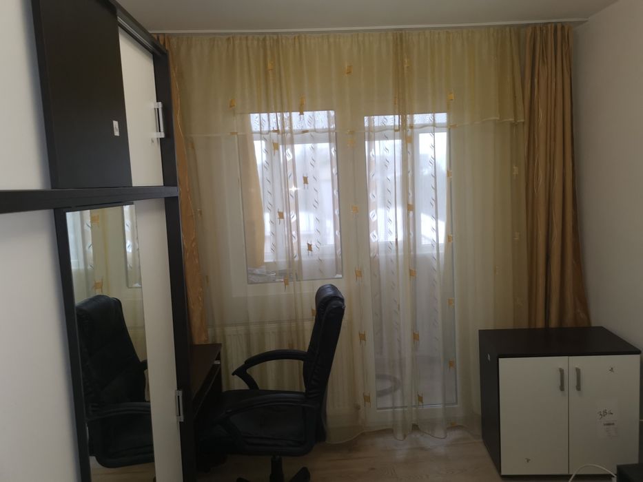 Închiriez apartament cu 2 camere